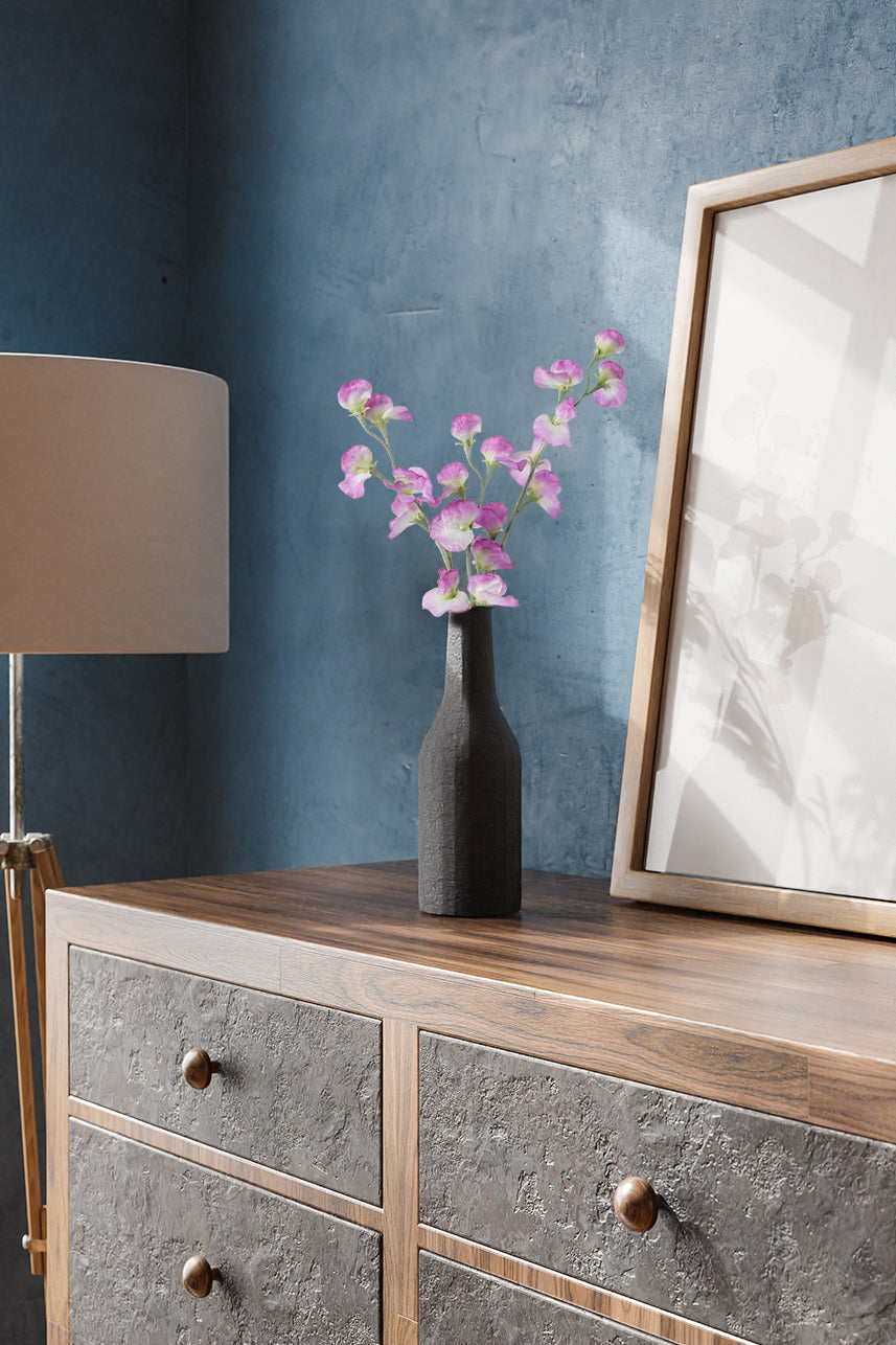 Light purple artificial Lathyrus Odoratus flower showcases timeless beauty in a classic design, exuding grace and sophistication.