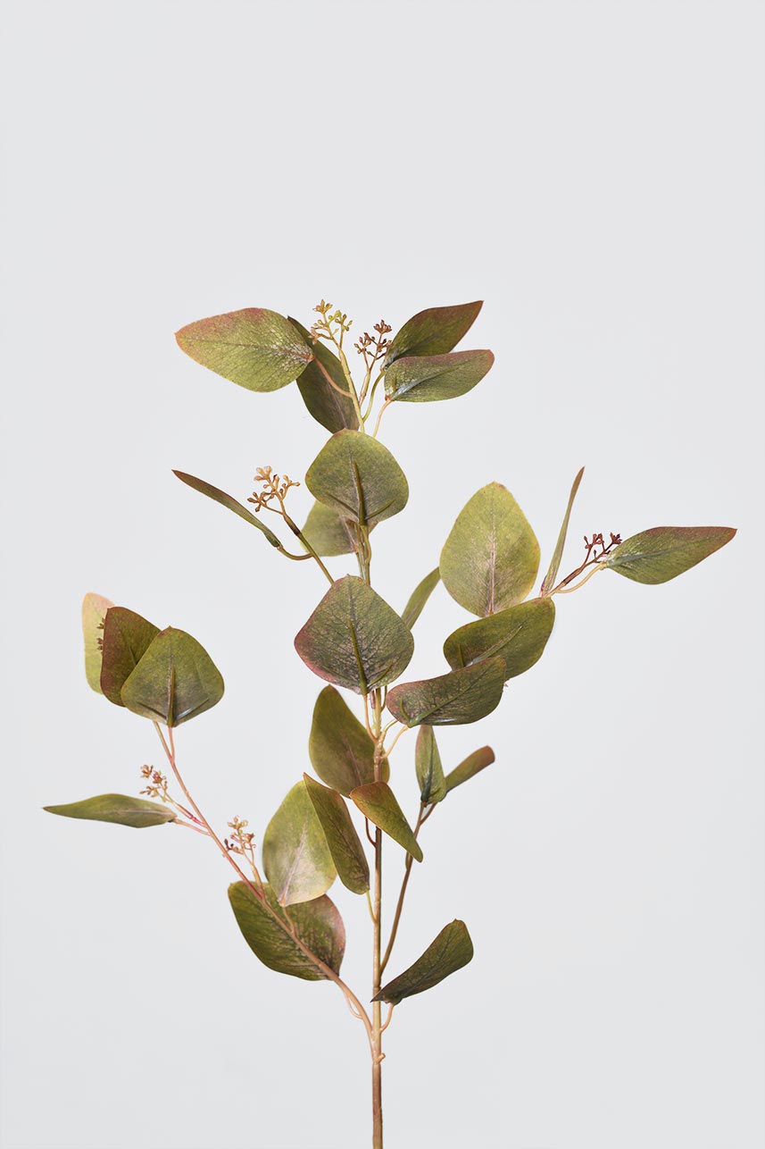 Fake flowers with slender branches and stems, the stamens on the branches look natural and vibrant, and the artificial leaf petals simulate the texture of the real leaf surface.