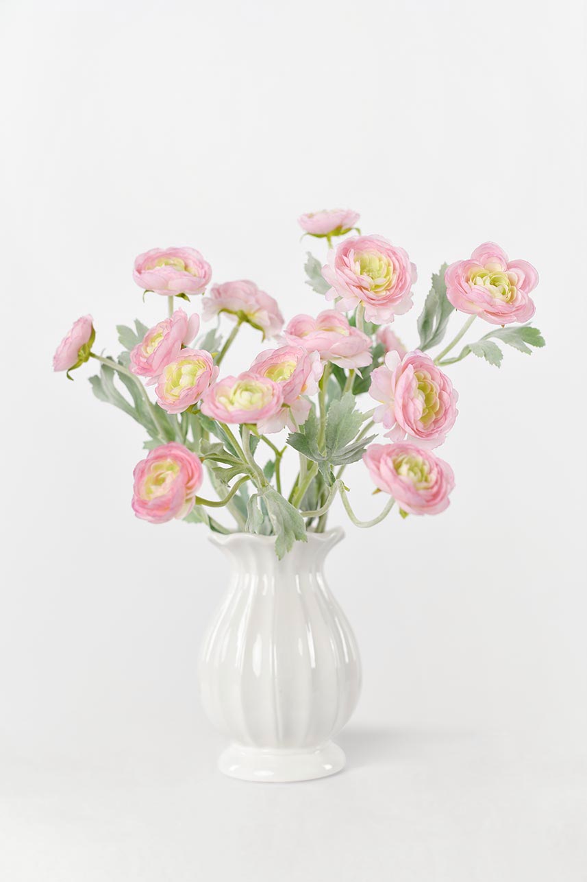 A perfect decoration for any event with this beautiful and lifelike faux ranunculus silk flower in a mauve pink color. Its faux stems make it look natural and realistic.