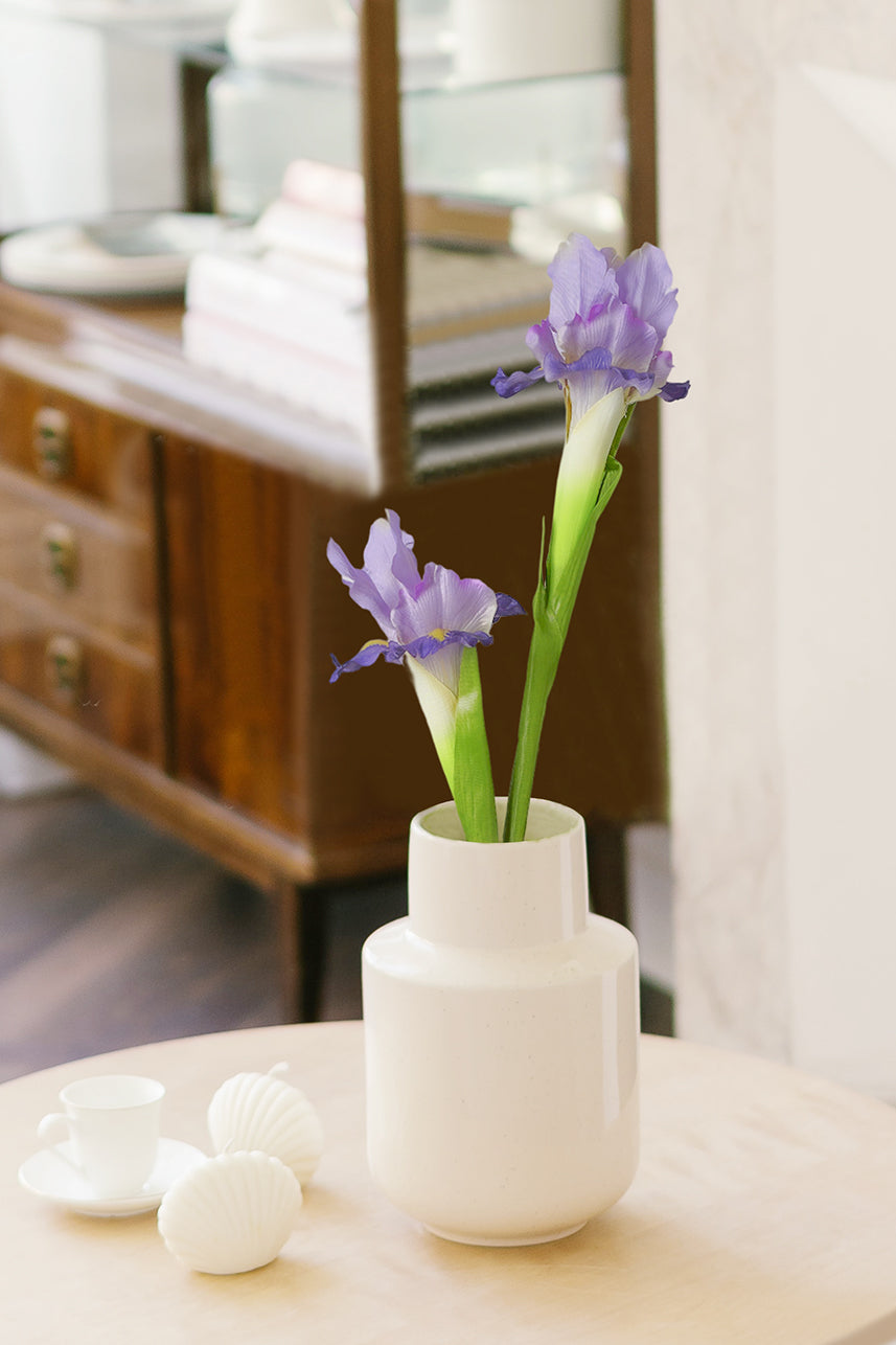 Whether used as a centerpiece, incorporated into floral arrangements, or gifted to someone special, the Purple Artificial Iris Flower is sure to captivate hearts and evoke a sense of admiration.