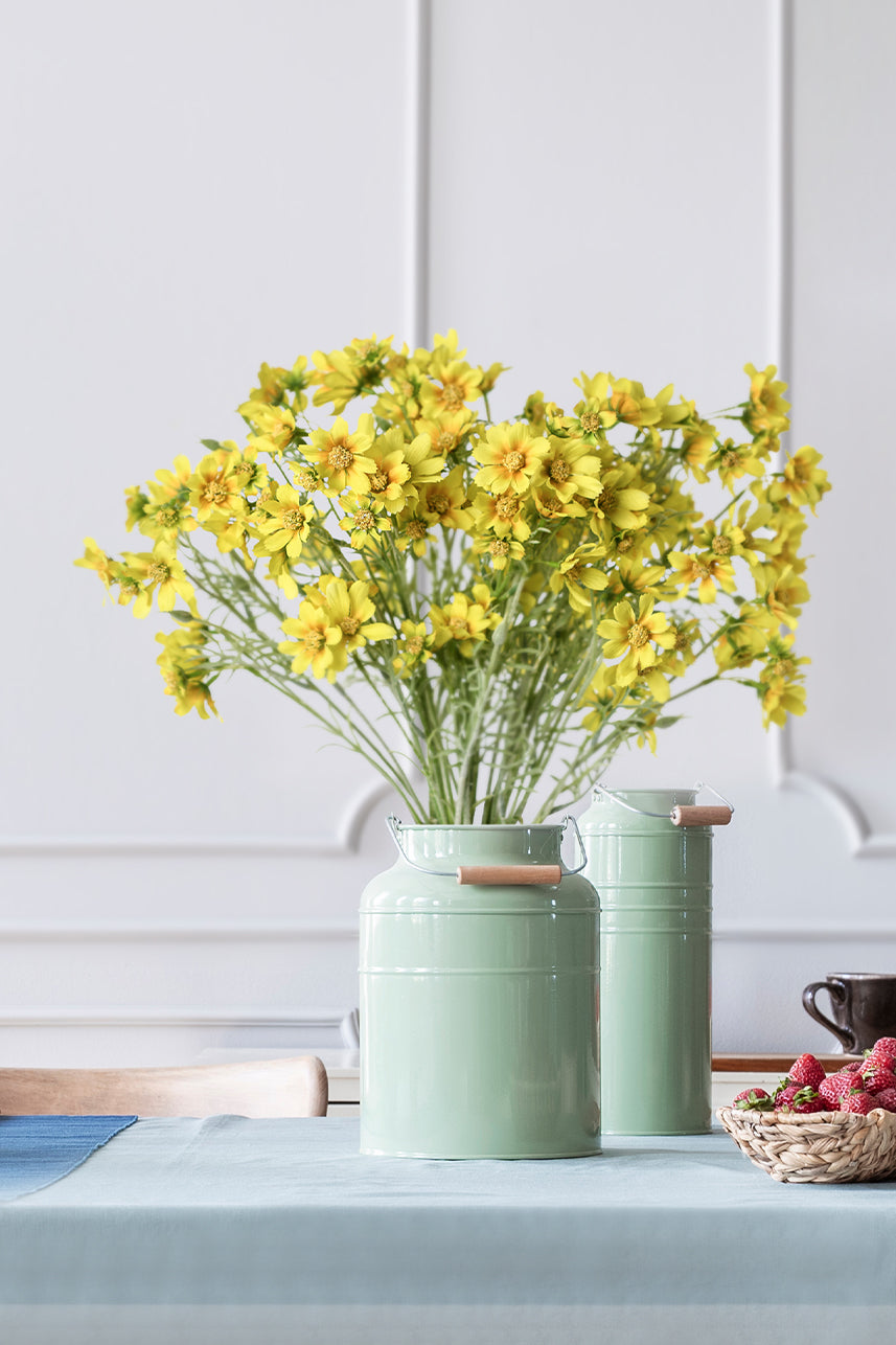 The yellow artificial cosmos looks full of vitality, placing it on the dinning table will make you have a good mood.